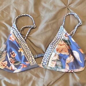 Rhythm bikini top. Size large